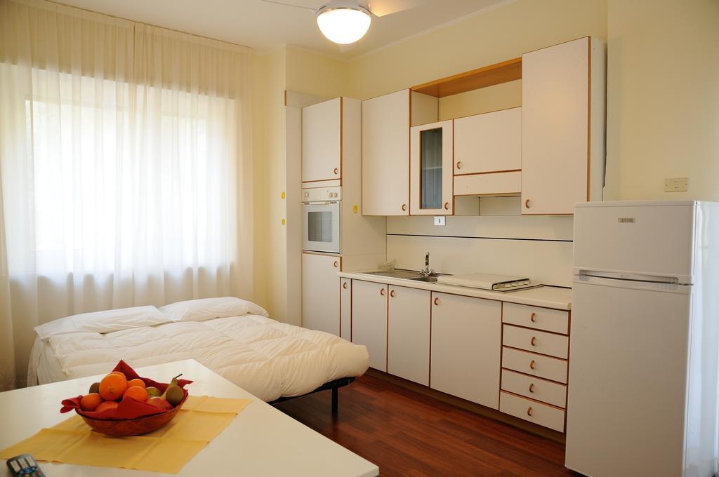 Hotel Puntabella Варацце Екстер'єр фото